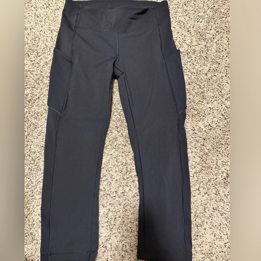 Sale Lululemon black leggings size 6 EUC- excellent condition!!